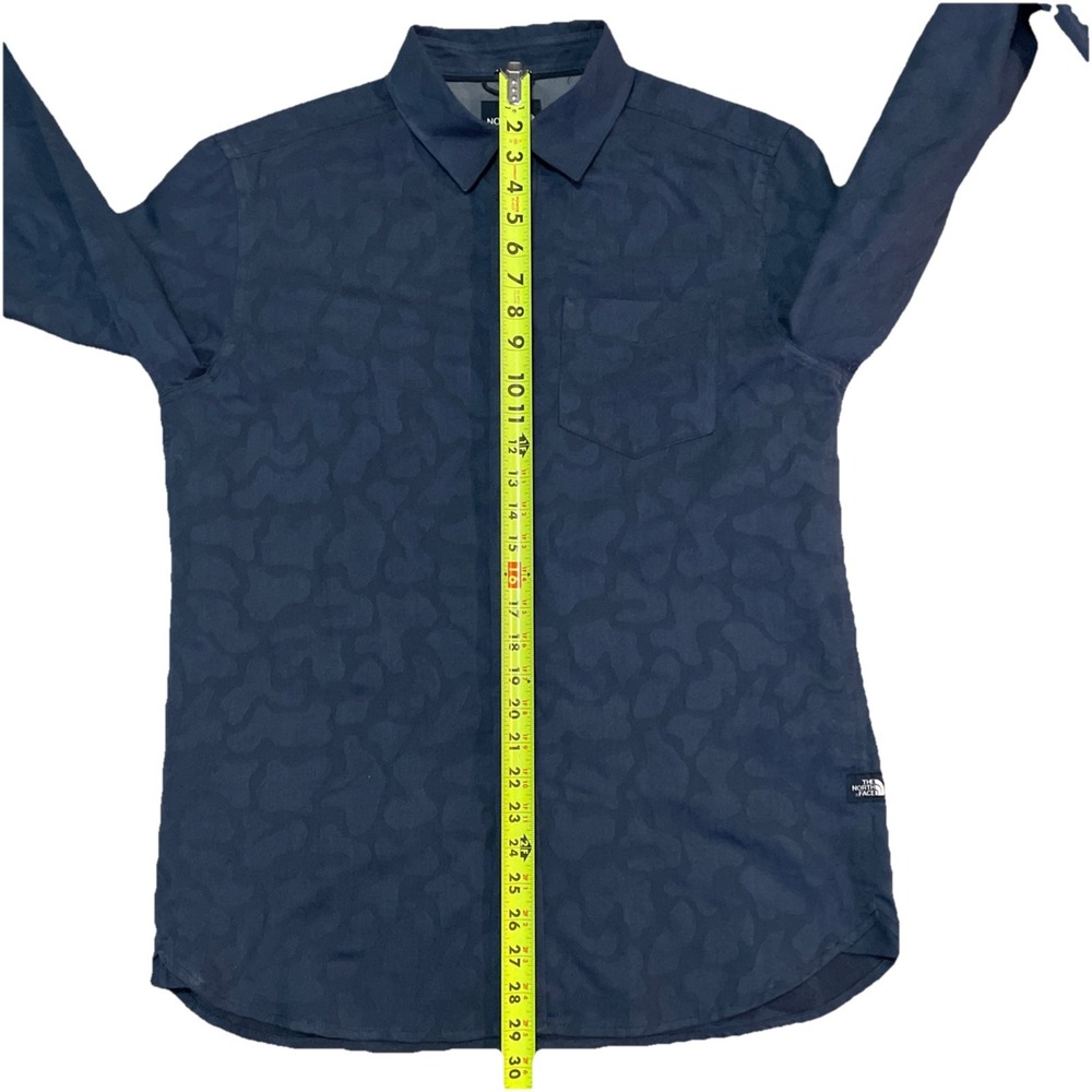 The North Face Men's Medium Blue Camo Print Long Sleeve Button Up Collared Shirt - Picture 3 of 10